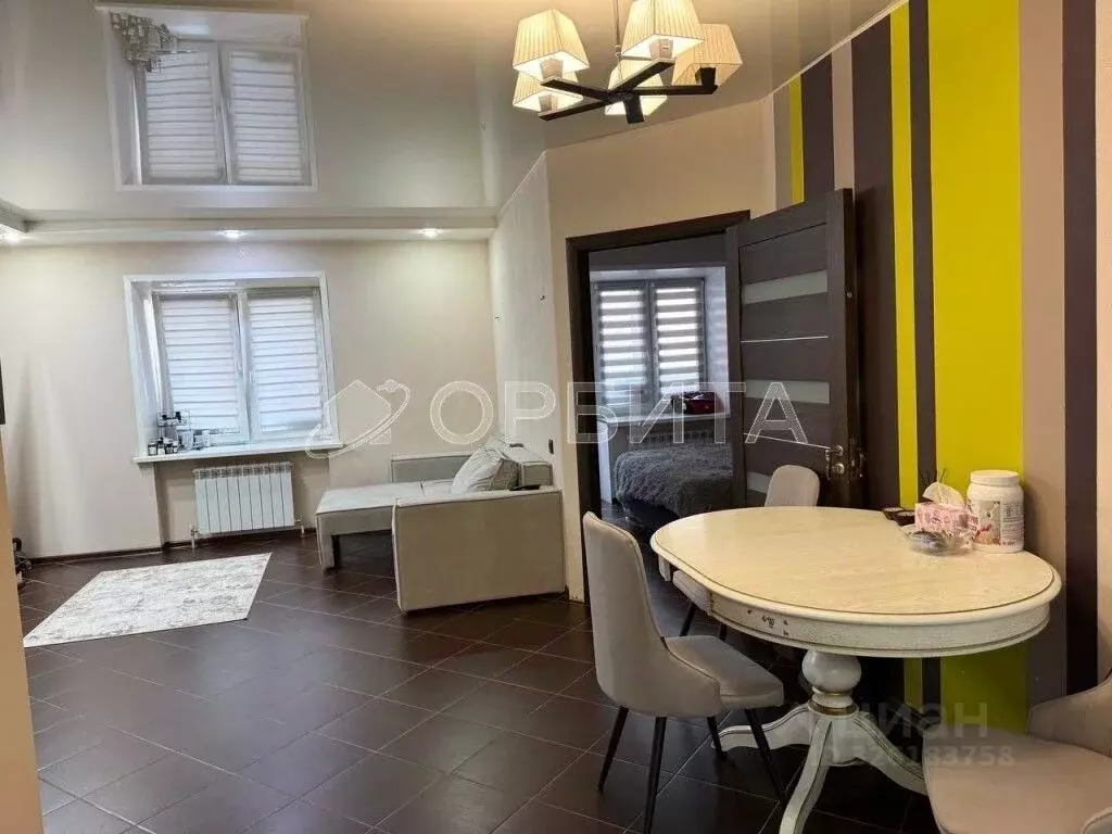 2-к кв. Тюменская область, Тюмень ул. Салтыкова-Щедрина, 58/2 (80.0 м) - Фото 2