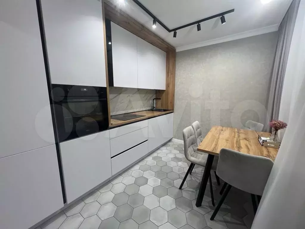 2-к. квартира, 65 м, 7/14 эт. - Фото 0