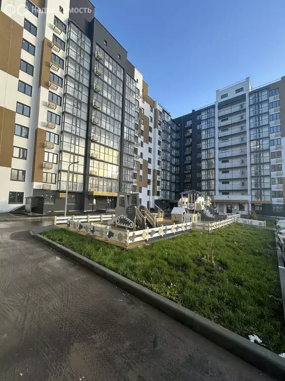 3-комнатная квартира: Саратов, 1-я Благодатная улица, 1 (74.2 м) - Фото 1