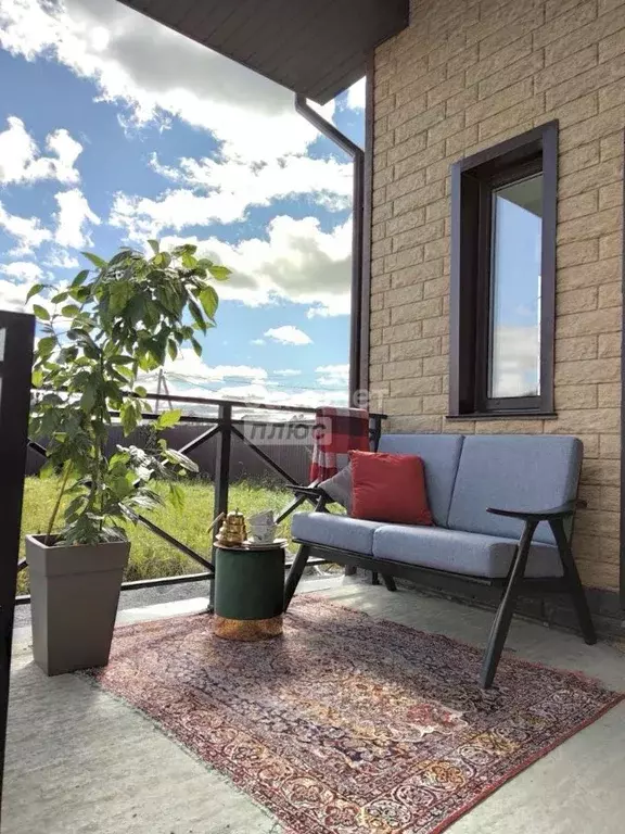 Дом в Хабаровский край, Хабаровский район, Тополевское с/пос, с. ... - Фото 1