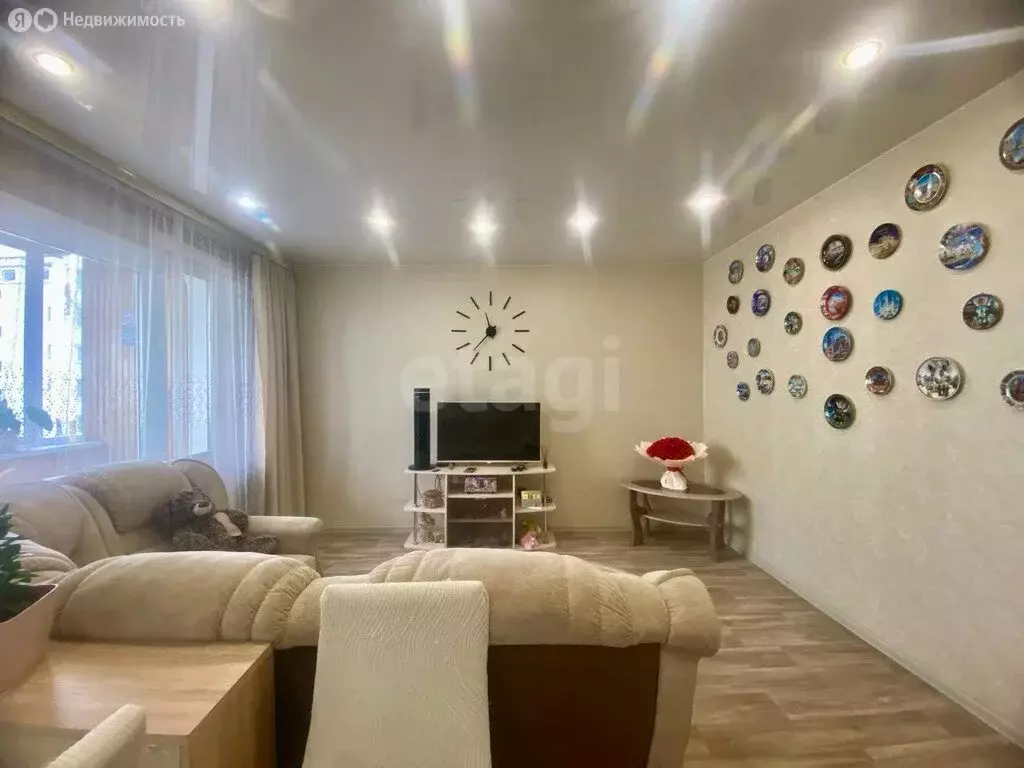 3-комнатная квартира: Иркутск, микрорайон Радужный, 42 (67.7 м) - Фото 0