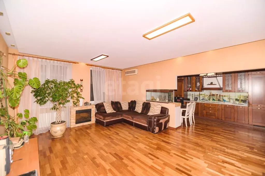 3-к кв. Ханты-Мансийский АО, Сургут просп. Ленина, 23 (107.4 м) - Фото 1