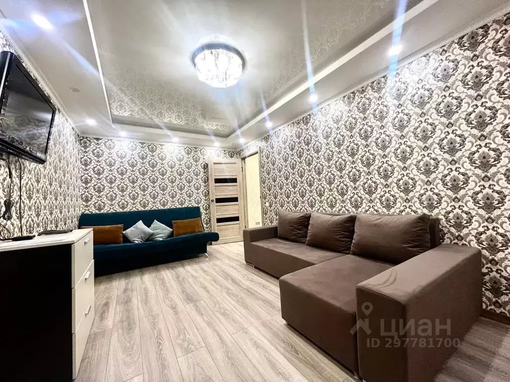3-к кв. Мурманская область, Мурманск просп. Кирова, 17 (65.0 м) - Фото 1