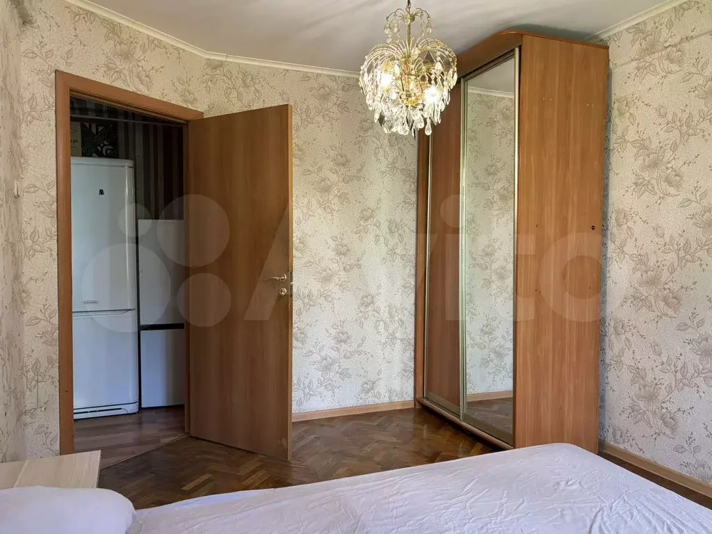 Комната 15 м в 3-к., 1/9 эт. - Фото 1