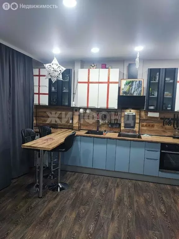 2-комнатная квартира: посёлок Октябрьский, улица Французский Квартал, ... - Фото 1