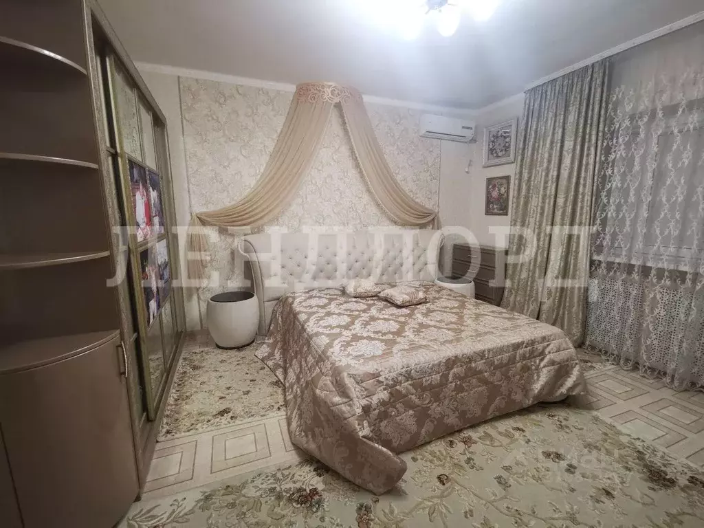 Дом в Ростовская область, Ростов-на-Дону 1-я Краснодонская ул. (223 м) - Фото 1