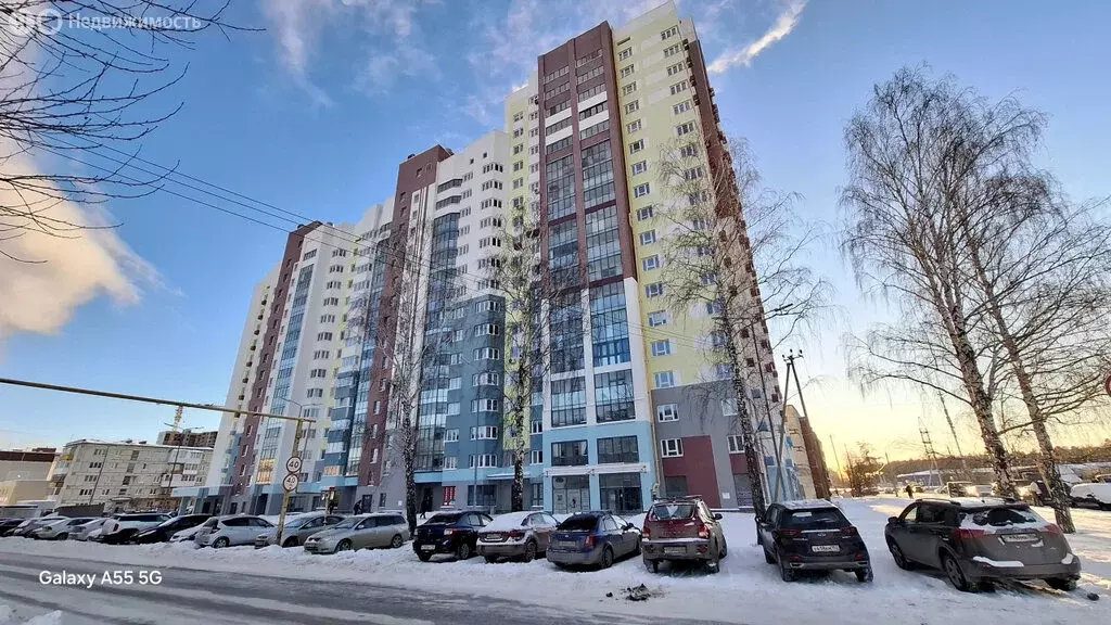 3-комнатная квартира: Верхняя Пышма, улица Огнеупорщиков, 15 (68 м) - Фото 2