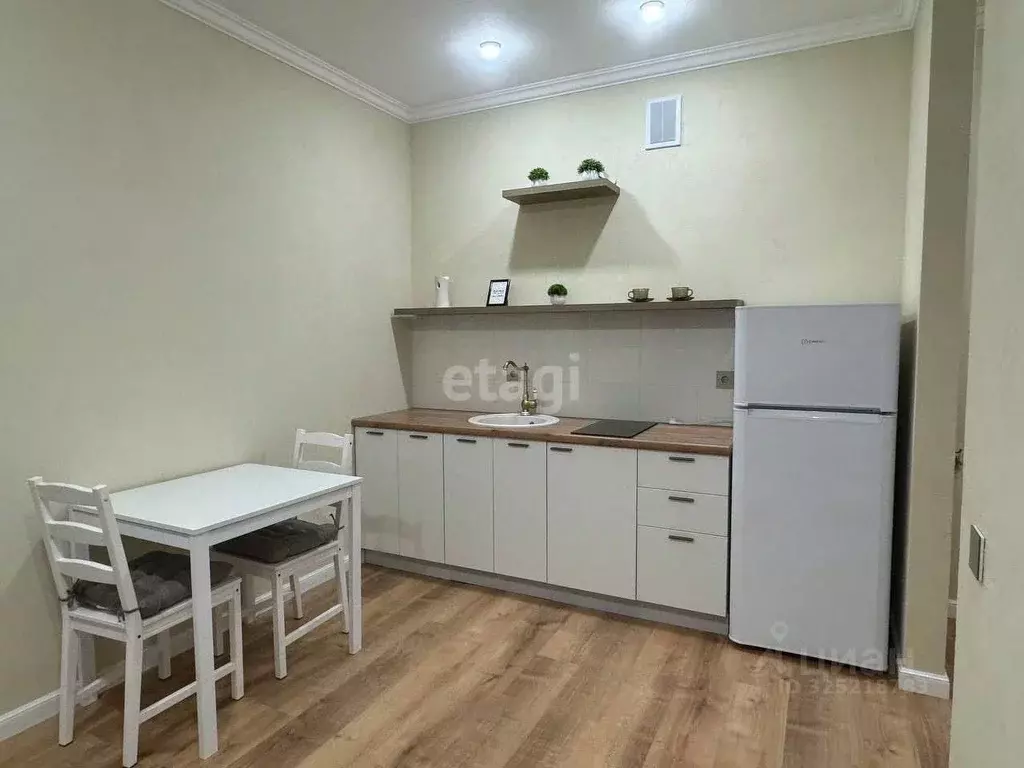 Студия Тюменская область, Тюмень ул. Фармана Салманова, 1 (33.0 м) - Фото 1