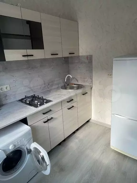1-к. квартира, 42 м, 1/4 эт. - Фото 0