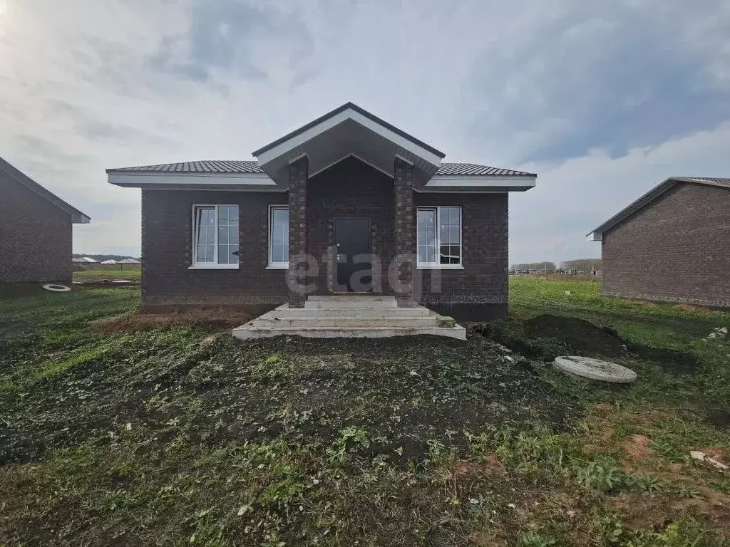 Дом в Башкортостан, Уфимский район, Дмитриевский сельсовет, д. ... - Фото 1