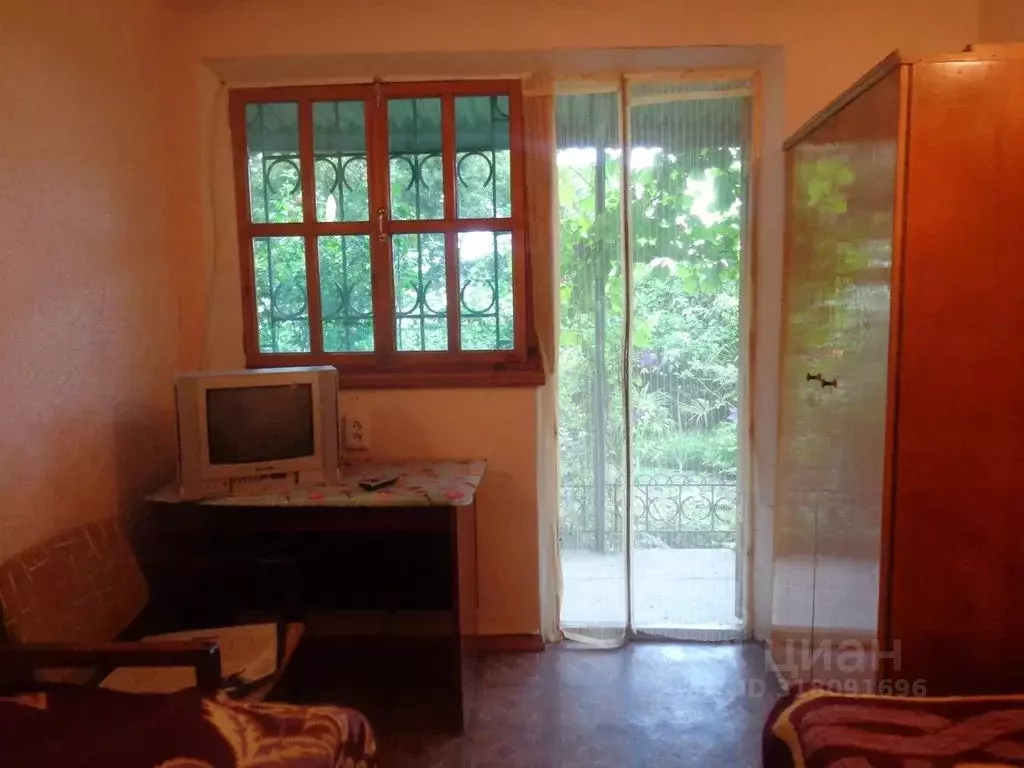 Дом в Крым, Алупка ул. Амет-хана Султана, 31 (18 м) - Фото 0