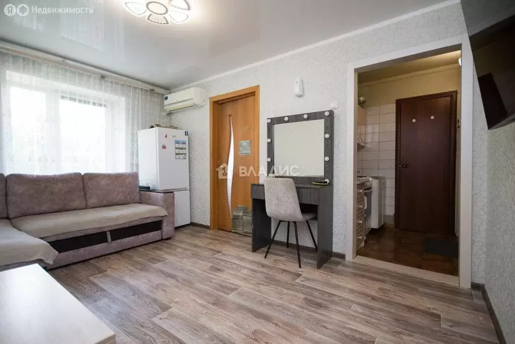 2-комнатная квартира: Балаково, улица Комарова, 122 (25 м) - Фото 1