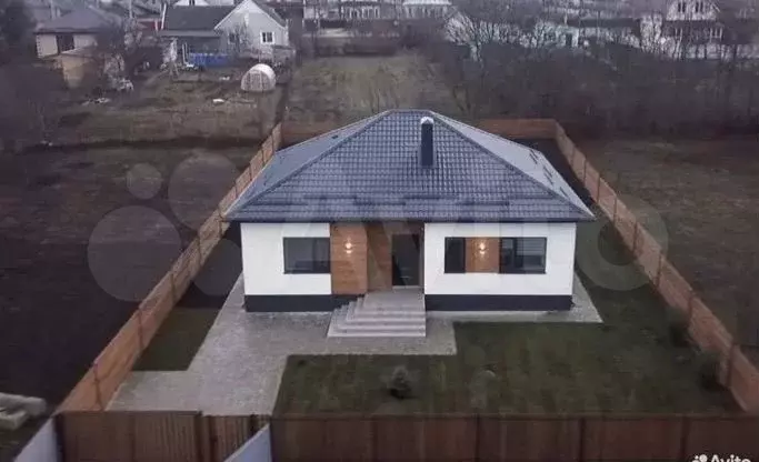 Дом 100 м на участке 6 сот. - Фото 0