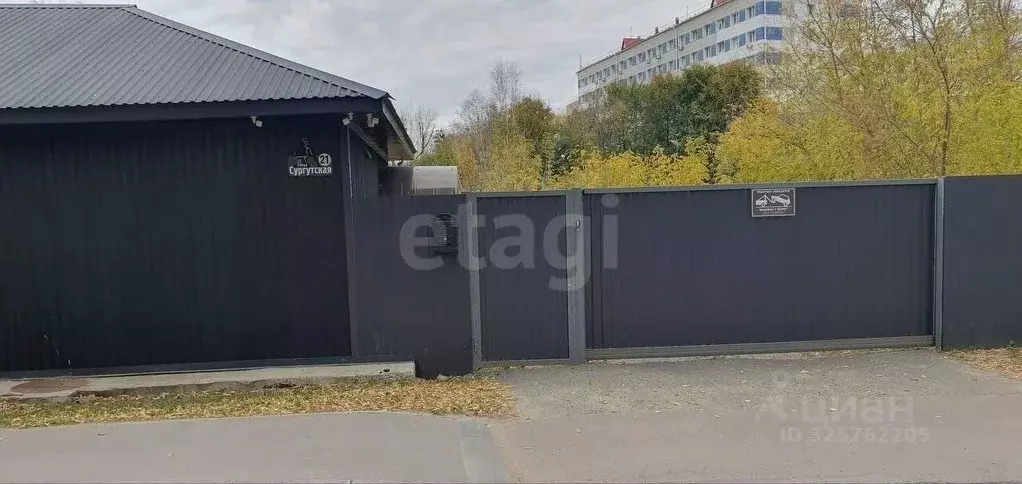 Дом в Тюменская область, Тюмень Сургутская ул. (50 м) - Фото 1