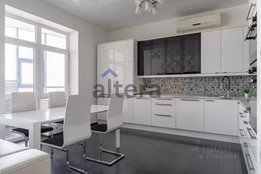 3-к кв. Татарстан, Казань ул. Оренбургский Тракт, 24А (97.0 м) - Фото 1