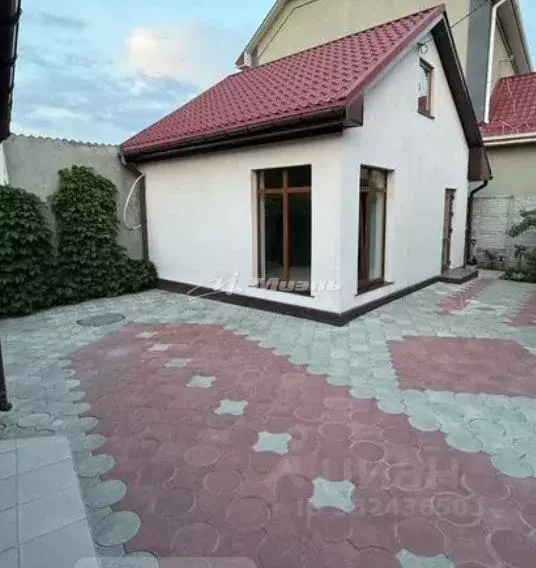 Дом в Крым, Симферополь ул. Футболистов, 100 (80 м) - Фото 1