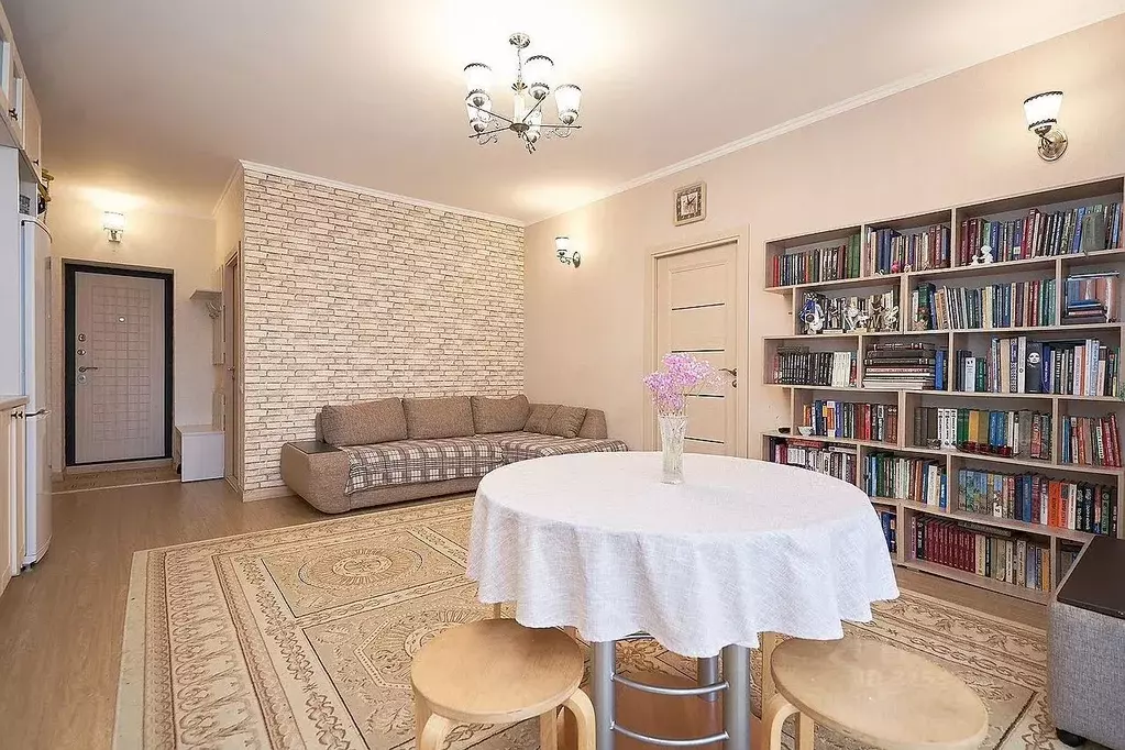 2-к кв. Тюменская область, Тюмень Институтская ул., 2А (84.2 м) - Фото 1