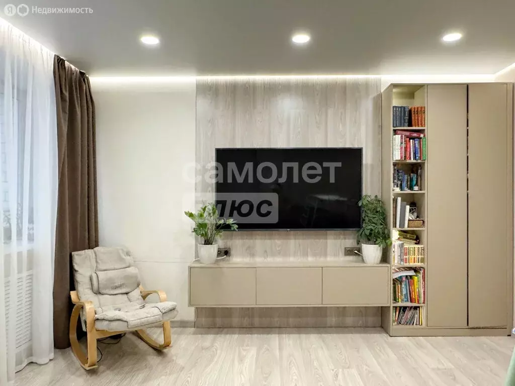 3-комнатная квартира: Киров, Красноармейская улица, 33 (68.5 м) - Фото 1