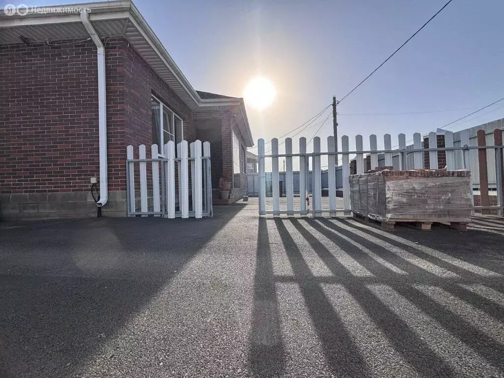 Дом в село Новобессергеневка, Речная улица (102 м) - Фото 2