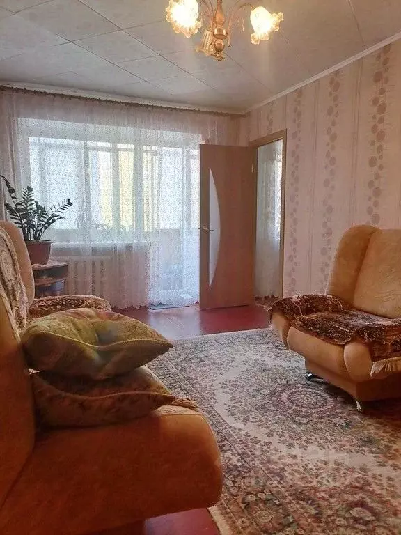 2-к кв. Омская область, Омск просп. Космический, 19 (44.0 м) - Фото 0