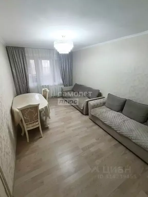 3-к кв. Кабардино-Балкария, Нальчик ул. Ватутина, 8 (70.0 м) - Фото 0