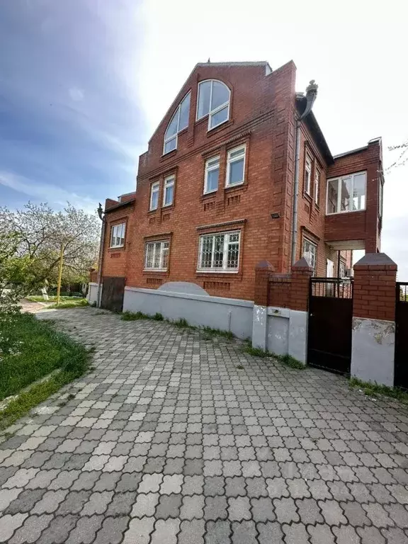 Дом в Ростовская область, Новочеркасск Кавказская ул., 34А (480 м) - Фото 0