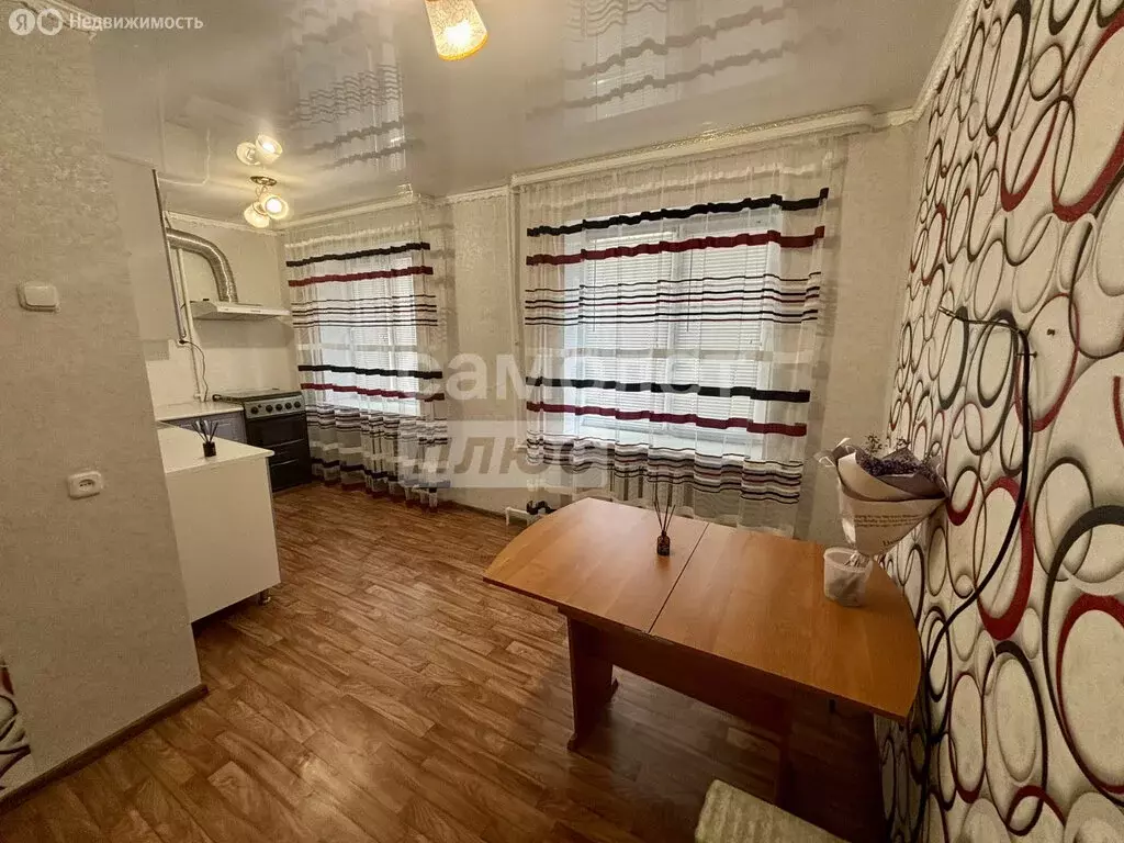 2-комнатная квартира: Камызяк, улица Максима Горького, 95 (59 м) - Фото 0