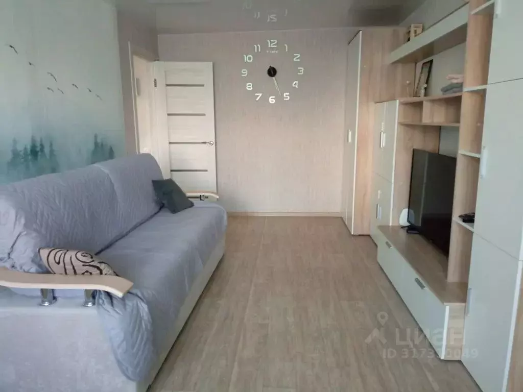 2-к кв. Волгоградская область, Волгоград ул. Кирова, 126 (44.0 м) - Фото 0