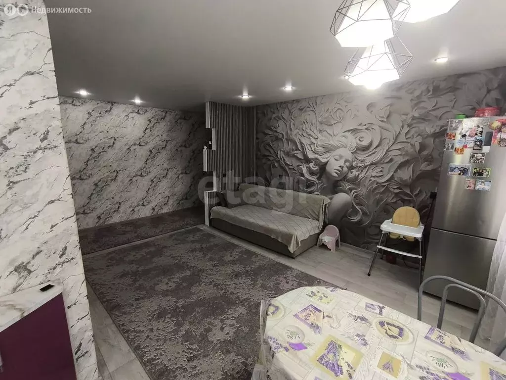 3-комнатная квартира: Азнакаево, улица Султангалиева, 24 (58 м) - Фото 2