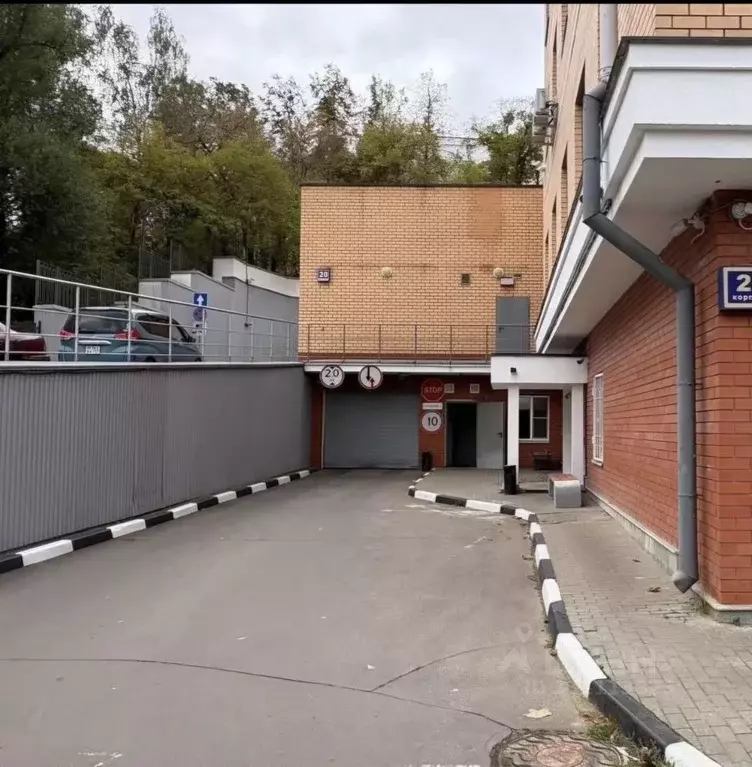 Гараж в Московская область, Красногорск Речная ул., 20к2 (18 м) - Фото 1