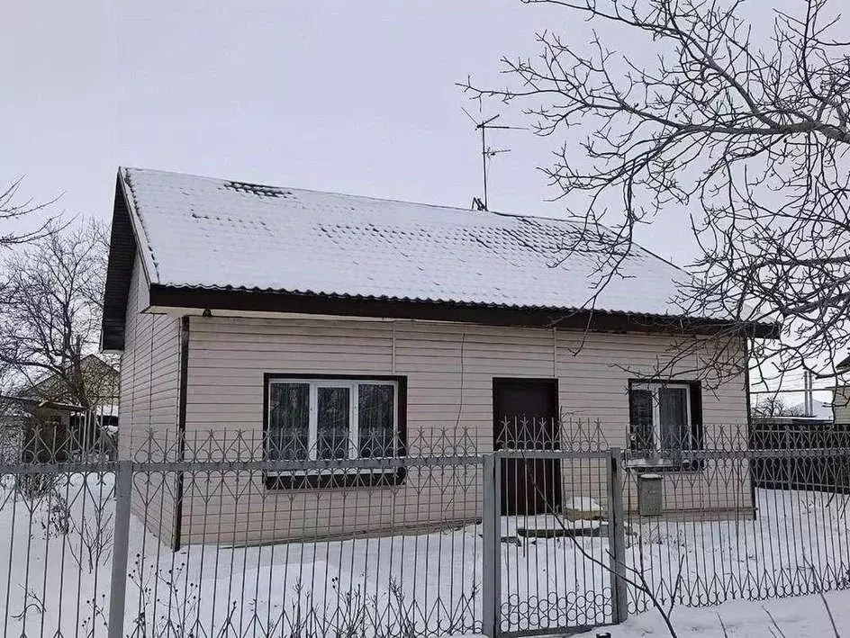 Дом в Волгоградская область, Средняя Ахтуба рп ул. Воровского (89 м) - Фото 1