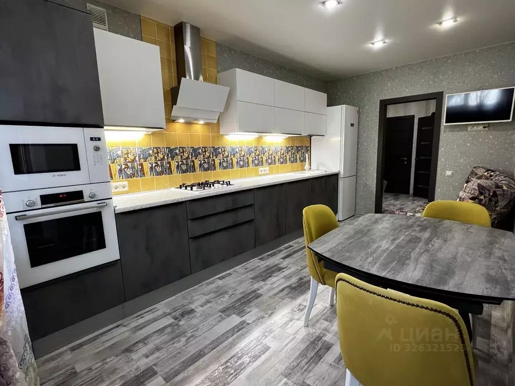 2-к кв. Орловская область, Орел Песковская ул., 12Б (71.1 м) - Фото 1