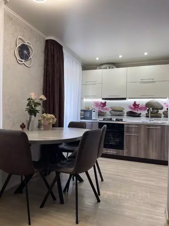 2-к кв. Саратовская область, Энгельс Молодежная ул., 7 (42.0 м) - Фото 1