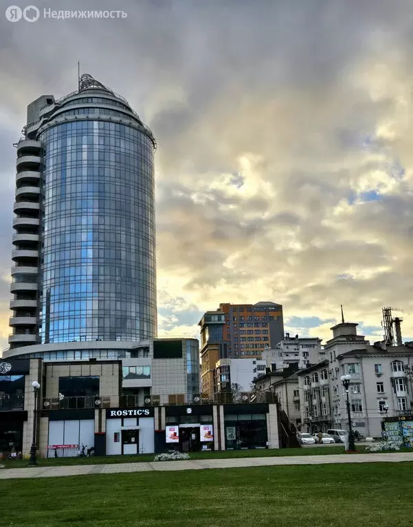 3-комнатная квартира: Новороссийск, набережная Адмирала Серебрякова, 7 ... - Фото 2