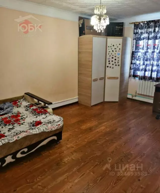Дом в Крым, Евпатория Исмаил-Бей мкр, ул. Миллет, 2 (220 м) - Фото 1