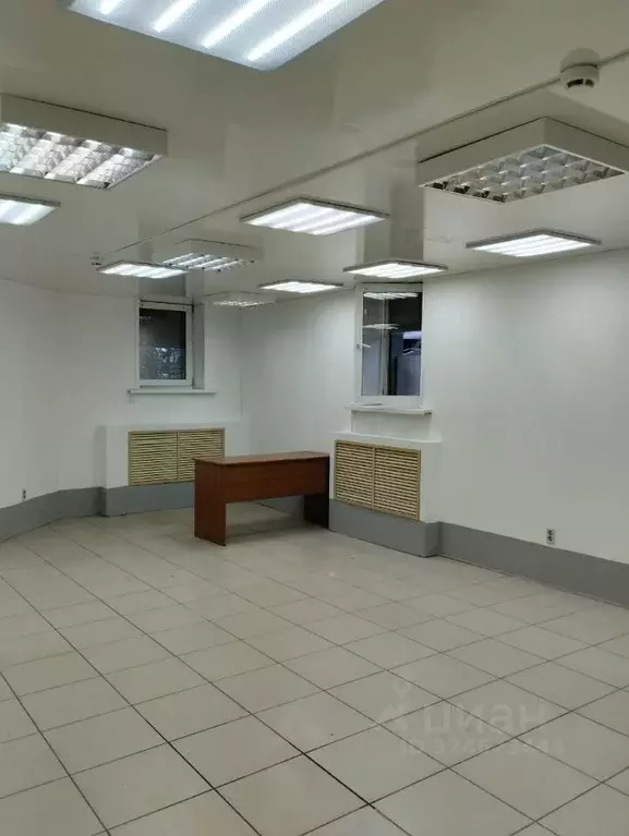 Помещение свободного назначения в Брянская область, Брянск ул. ... - Фото 1