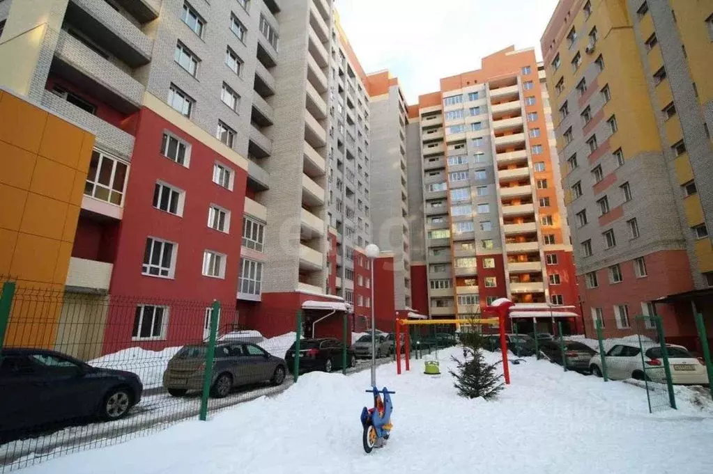 3-к кв. Брянская область, Брянск ул. Дуки, 75 (103.0 м) - Фото 1