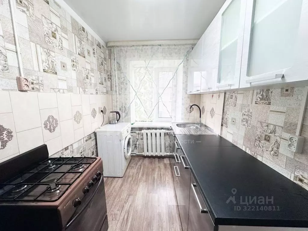 2-к кв. Брянская область, Дубровка рп, 1-й мкр 39 (37.3 м) - Фото 1