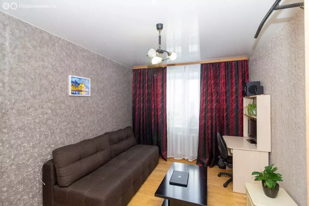 3-комнатная квартира: Тюмень, улица Николая Чаплина, 121 (67 м) - Фото 1