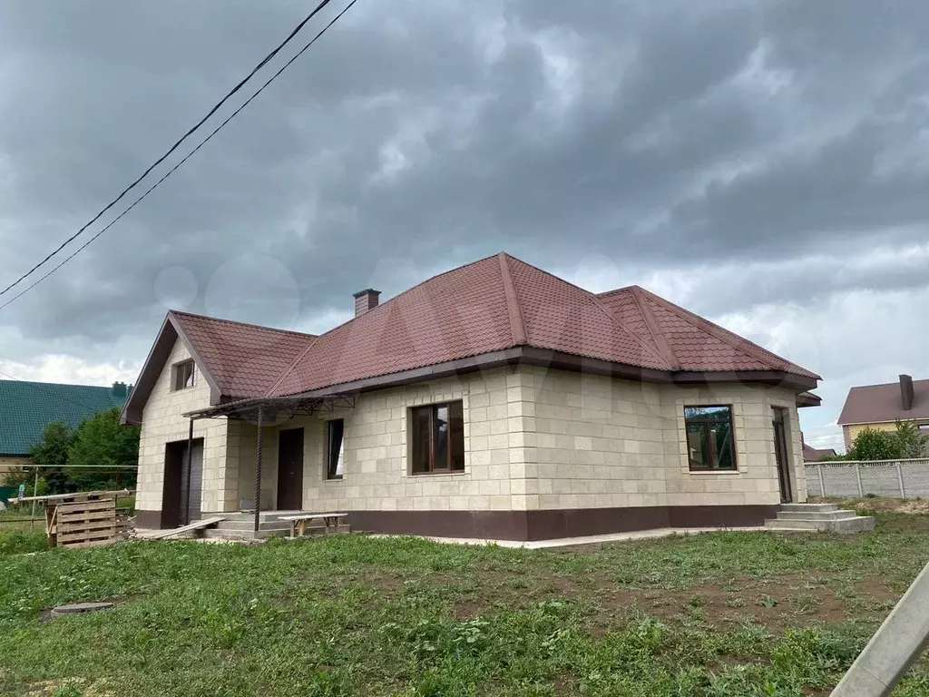 Дом 200 м на участке 6 сот. - Фото 1
