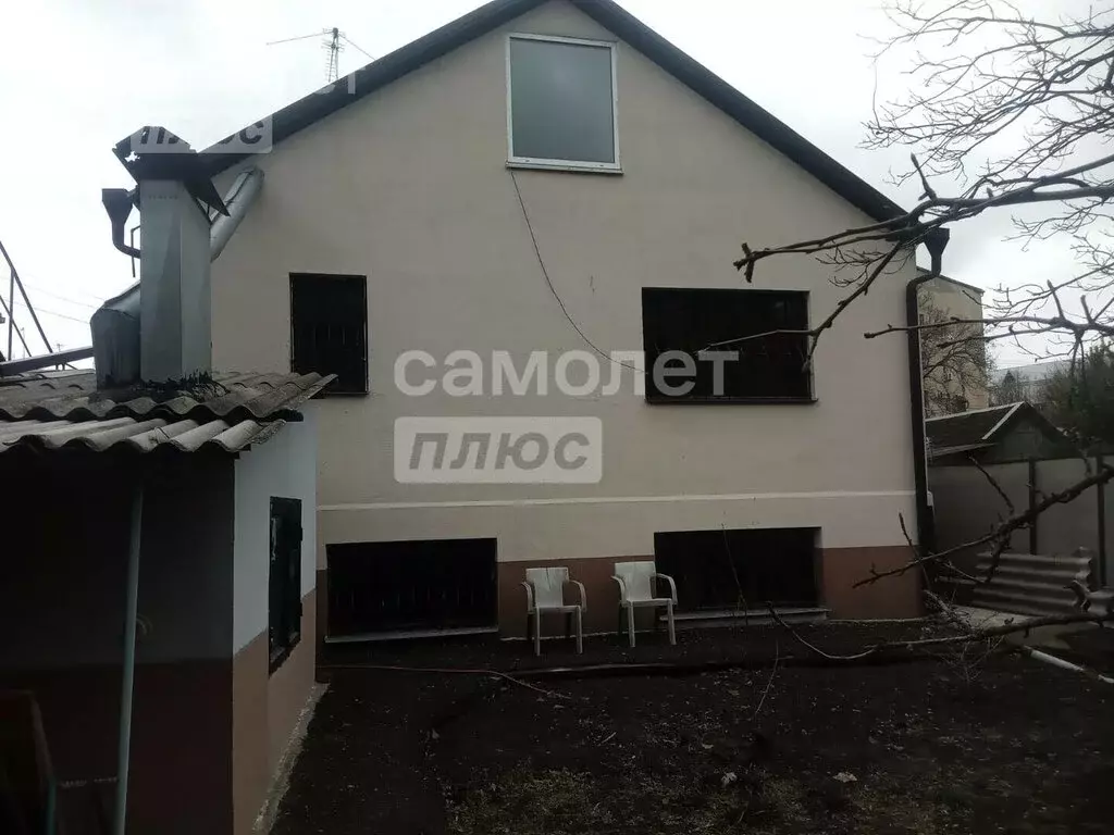 Дом в Ессентуки, Октябрьская улица, 15 (150 м) - Фото 1