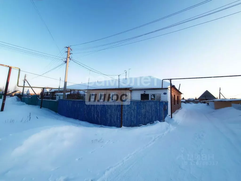 Дом в Омская область, Омский район муниципальный округ, с. Надеждино ... - Фото 1
