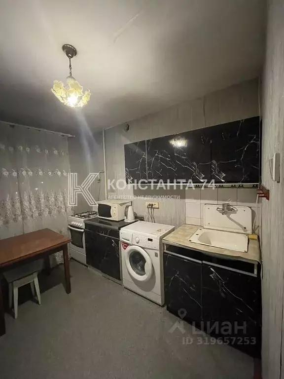 1-к кв. Челябинская область, Челябинск ул. 3-го Интернационала, 63 ... - Фото 0