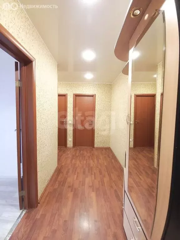 2-комнатная квартира: Ялуторовск, улица Революции, 131А (72 м) - Фото 1