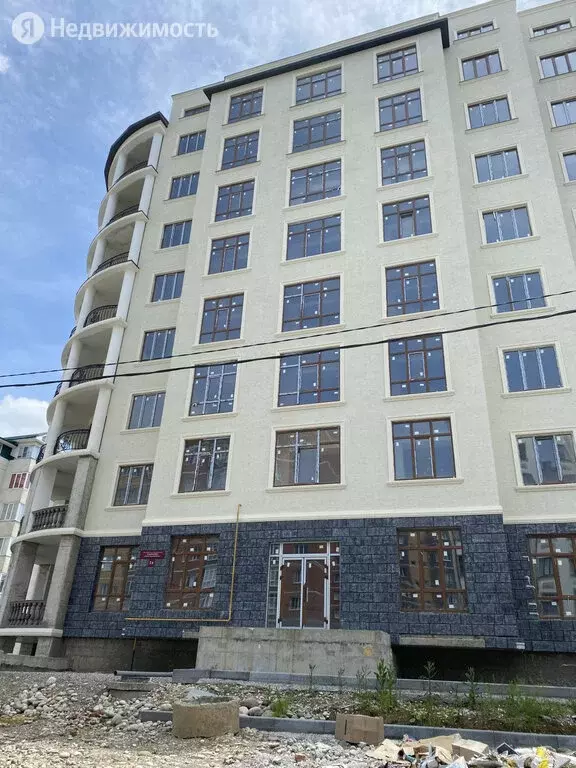 3-комнатная квартира: Нальчик, улица Героя России Т.М. Тамазова, 7к1 . - Фото 1