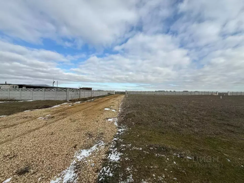 Участок в Крым, Сакский район уч1 (6.0 сот.) - Фото 1
