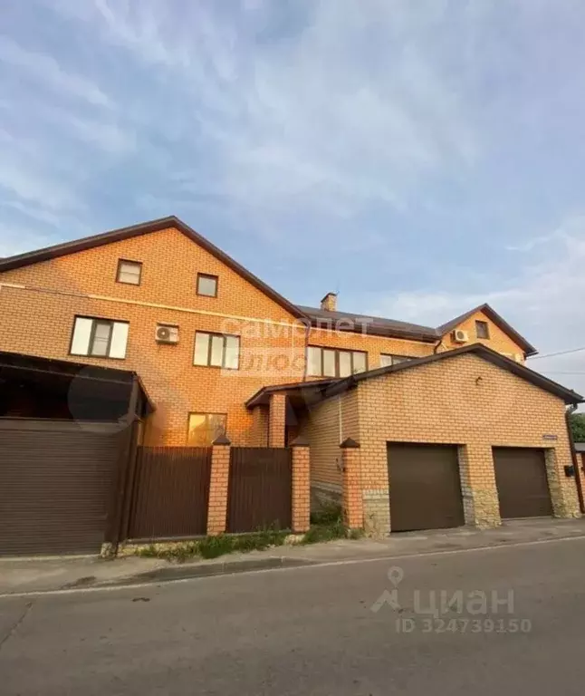 Таунхаус в Липецкая область, Липецк ул. Урицкого, 63 (308 м) - Фото 1