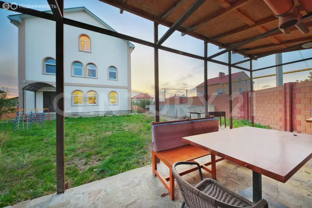 Дом в Севастополь, улица Василия Шукшина, 55 (400 м) - Фото 1