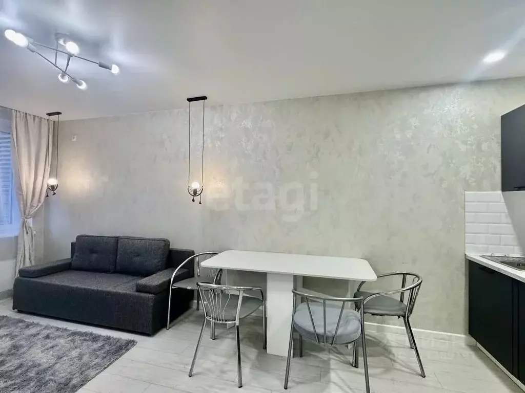 2-к кв. Тюменская область, Тюмень Харьковская ул., 72А (60.1 м) - Фото 1