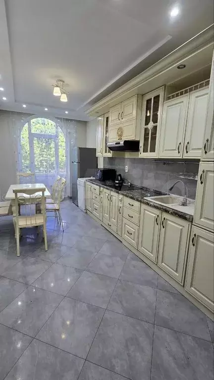 4-к. квартира, 170 м, 4/5 эт. - Фото 0